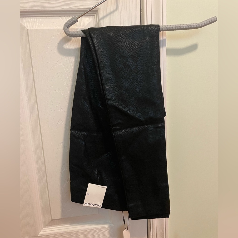 NWT Calvin Klein Black Leather Snake Print Legging Pants - Size XS